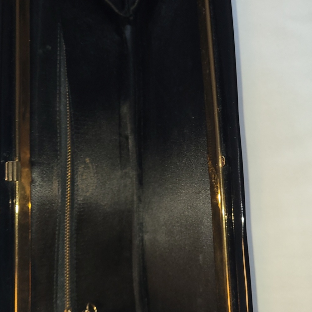 Vintage 50's Jackie O Style Black Patent Clutch/ Wrist Bag w/ Moveable Strap - Picture 6 of 13
